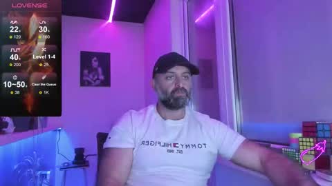 Snapshot of magabear chatting on 09/23/25, 02:47 Magabear online show from 09/23/25, 02:47