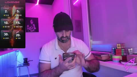 Snapshot of magabear chatting on 09/30/25, 09:58 Magabear online show from 09/30/25, 09:58