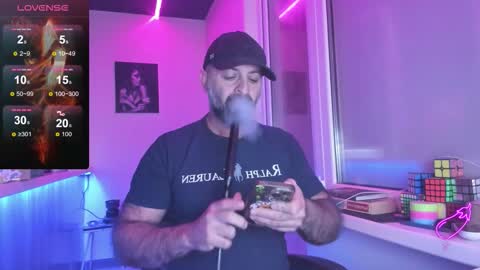 Snapshot of magabear chatting on 10/03/25, 08:55 Magabear online show from 10/03/25, 08:55