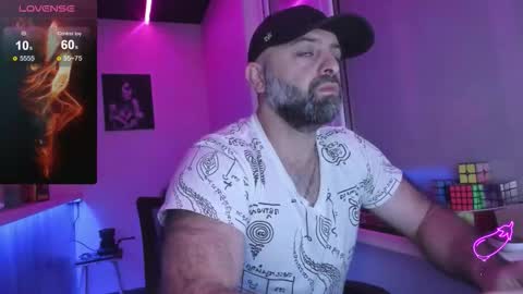 Snapshot of magabear chatting on 10/05/25, 10:29 Magabear online show from 10/05/25, 10:29