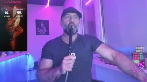 Snapshot of magabear chatting on 10/09/25, 11:19 Magabear online show from 10/09/25, 11:19