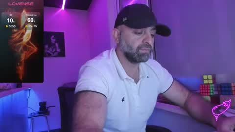 Snapshot of magabear chatting on 10/11/25, 12:04 Magabear online show from 10/11/25, 12:04