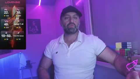 Snapshot of magabear chatting on 10/16/25, 08:54 Magabear online show from 10/16/25, 08:54