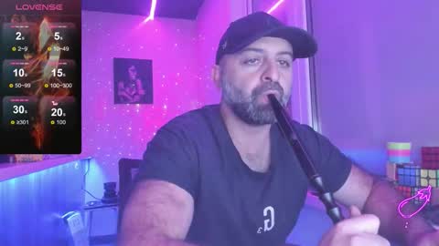 Snapshot of magabear chatting on 10/19/25, 01:06 Magabear online show from 10/19/25, 01:06