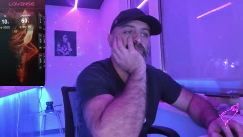 Snapshot of magabear chatting on 11/09/25, 08:07 Magabear online show from 11/09/25, 08:07