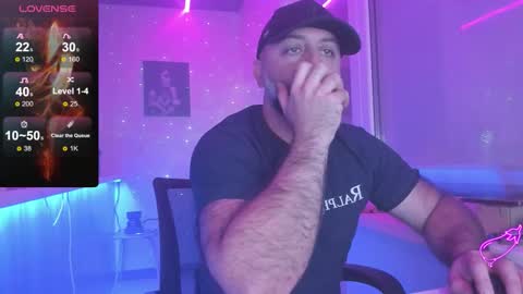 Snapshot of magabear chatting on 11/13/25, 02:54 Magabear online show from 11/13/25, 02:54