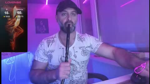 Snapshot of magabear chatting on 11/14/25, 11:31 Magabear online show from 11/14/25, 11:31