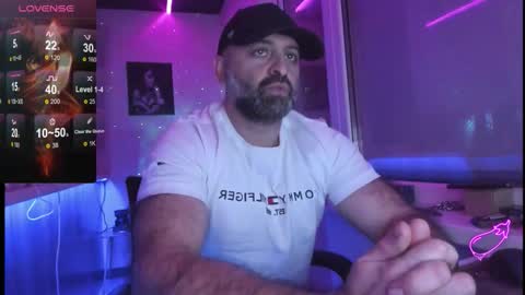 Snapshot of magabear chatting on 11/14/25, 11:57 Magabear online show from 11/14/25, 11:57