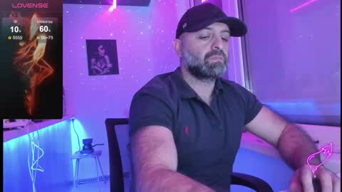 Snapshot of magabear chatting on 11/20/25, 08:41 Magabear online show from 11/20/25, 08:41