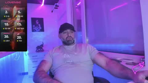 Snapshot of magabear chatting on 12/03/25, 09:24 Magabear online show from 12/03/25, 09:24