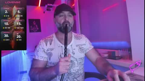 Snapshot of magabear chatting on 12/18/25, 02:39 Magabear online show from 12/18/25, 02:39