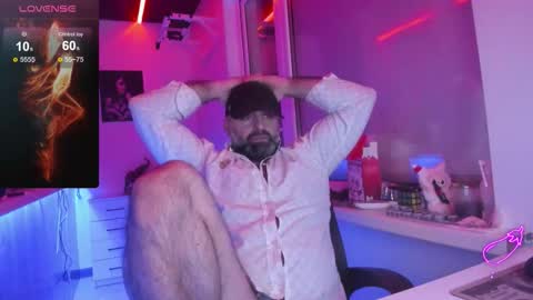 Snapshot of magabear chatting on 01/05/26, 05:27 Magabear online show from 01/05/26, 05:27