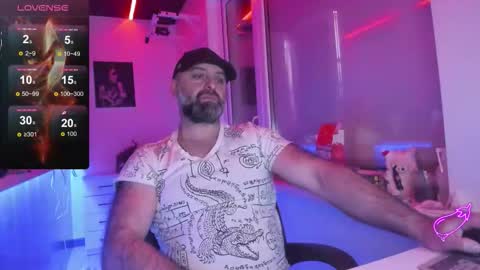 Snapshot of magabear chatting on 01/06/26, 08:40 Magabear online show from 01/06/26, 08:40