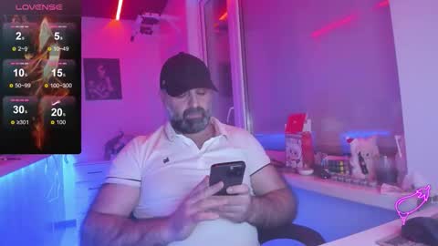 Snapshot of magabear chatting on 01/07/26, 12:02 Magabear online show from 01/07/26, 12:02