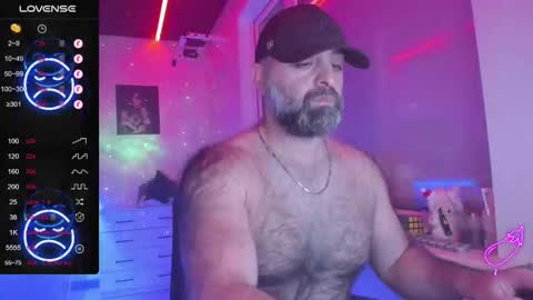 Snapshot of magabear chatting on 01/10/26, 11:01 Magabear online show from 01/10/26, 11:01