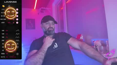 Snapshot of magabear chatting on 01/11/26, 08:25 Magabear online show from 01/11/26, 08:25