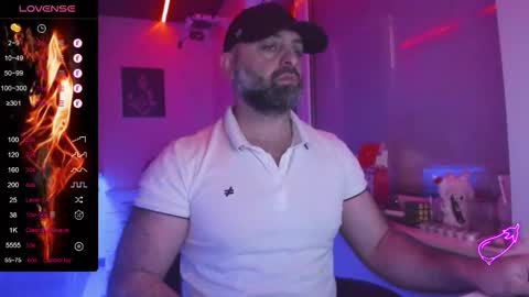 Snapshot of magabear chatting on 01/16/26, 07:23 Magabear online show from 01/16/26, 07:23