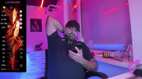 Snapshot of magabear chatting on 02/05/26, 10:47 Magabear online show from 02/05/26, 10:47