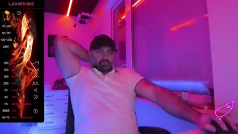 Snapshot of magabear chatting on 02/18/26, 03:46 Magabear online show from 02/18/26, 03:46