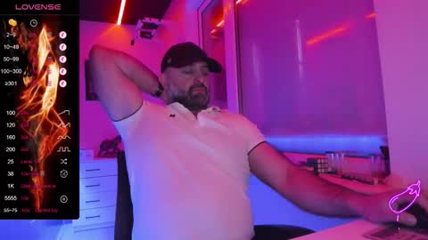 Snapshot of magabear chatting on 03/03/26, 11:27 Magabear online show from 03/03/26, 11:27