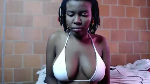 Snapshot of magaharper1 chatting on 01/12/25, 01:05 magaharper1 online show from 01/12/25, 01:05