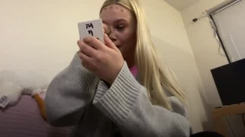 Molly online show from 04/23/26, 03:58