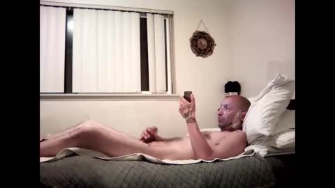 Snapshot of magdalena_805 chatting on 10/23/25, 10:25 magdalena_805 online show from 10/23/25, 10:25