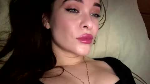 magggg658318 online show from 11/04/25, 11:20