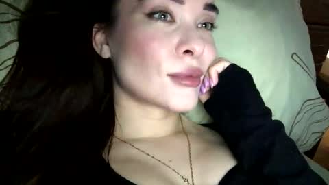 magggg658318 online show from 11/29/25, 12:19