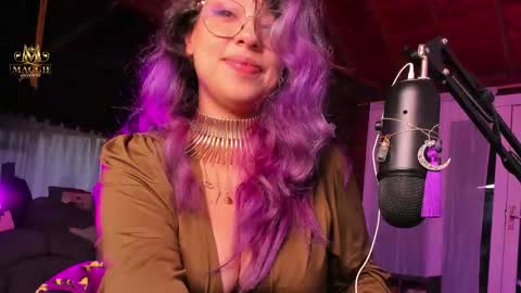 Luna online show from 10/02/25, 11:01