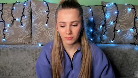 Maggie online show from 01/10/25, 02:04