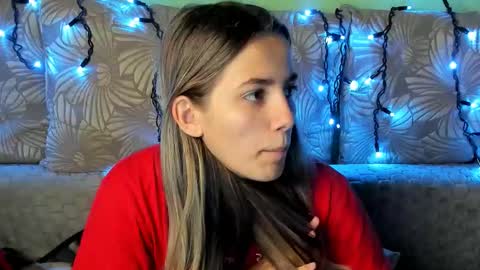 Maggie online show from 10/31/25, 04:02