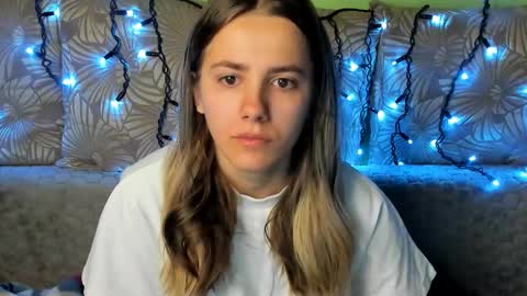 Maggie online show from 11/09/25, 04:33