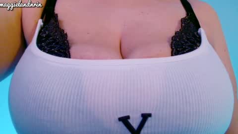 Maggie   online show from 10/14/25, 02:01