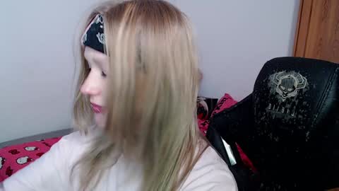 Snapshot of maggieswaggy chatting on 02/07/25, 09:37 Magdalene Swaggy online show from 02/07/25, 09:37