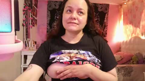 Snapshot of magic_clairewitch chatting on 01/11/25, 04:25 Claire online show from 01/11/25, 04:25