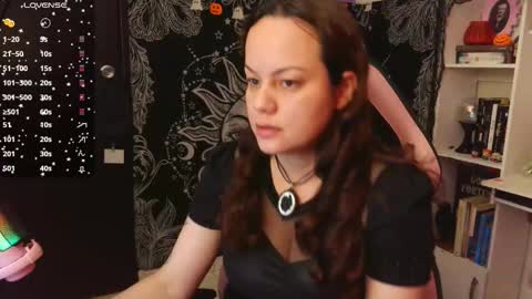 Snapshot of magic_clairewitch chatting on 10/14/25, 11:27 Claire online show from 10/14/25, 11:27
