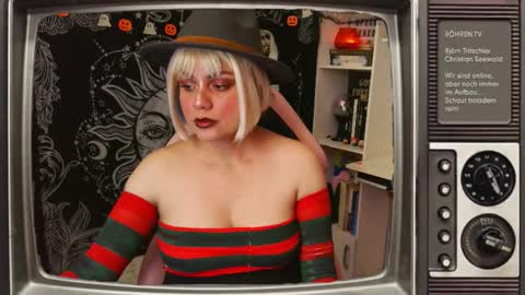Snapshot of magic_clairewitch chatting on 10/26/25, 12:49 Claire online show from 10/26/25, 12:49