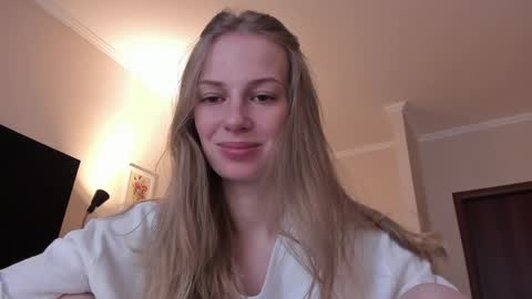 Snapshot of magic_couple13 chatting on 12/18/24, 09:36 Alice online show from 12/18/24, 09:36