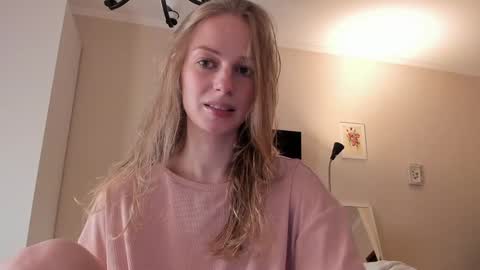 Snapshot of magic_couple13 chatting on 01/21/25, 11:35 Alice online show from 01/21/25, 11:35