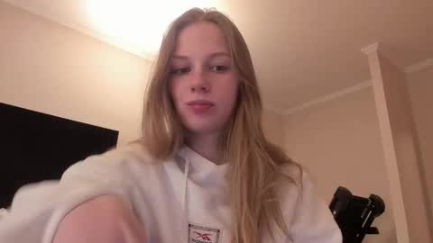 Snapshot of magic_couple13 chatting on 02/13/25, 03:56 Alice online show from 02/13/25, 03:56