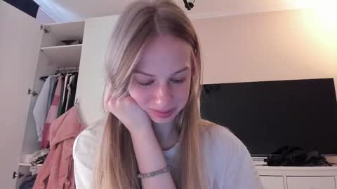 Snapshot of magic_couple13 chatting on 02/22/25, 10:40 Alice online show from 02/22/25, 10:40