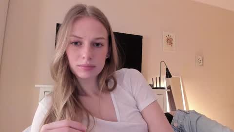 Snapshot of magic_couple13 chatting on 03/06/25, 12:09 Alice online show from 03/06/25, 12:09