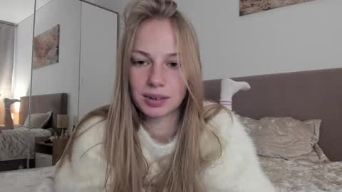 Snapshot of magic_couple13 chatting on 10/24/25, 12:45 Alice online show from 10/24/25, 12:45