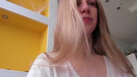 Snapshot of magic_couple13 chatting on 05/13/26, 12:46 Alice online show from 05/13/26, 12:46