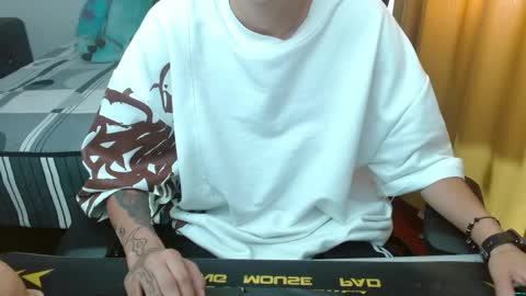 Snapshot of magic_jadee chatting on 06/05/26, 04:35 Jade online show from 06/05/26, 04:35