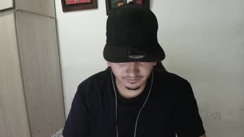 Snapshot of magic_milk23 chatting on 10/01/25, 03:12 magic_milk23 online show from 10/01/25, 03:12