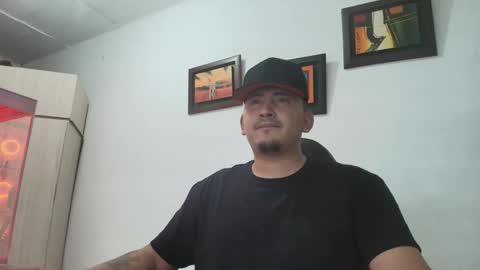 Snapshot of magic_milk23 chatting on 10/24/25, 05:48 magic_milk23 online show from 10/24/25, 05:48