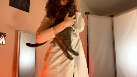 Mikky or Moon online show from 01/26/25, 09:07