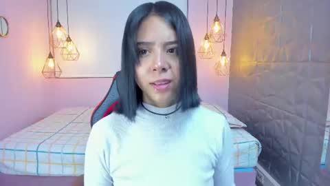 Snapshot of magic_oliviah chatting on 06/17/26, 01:12 Oliviah online show from 06/17/26, 01:12